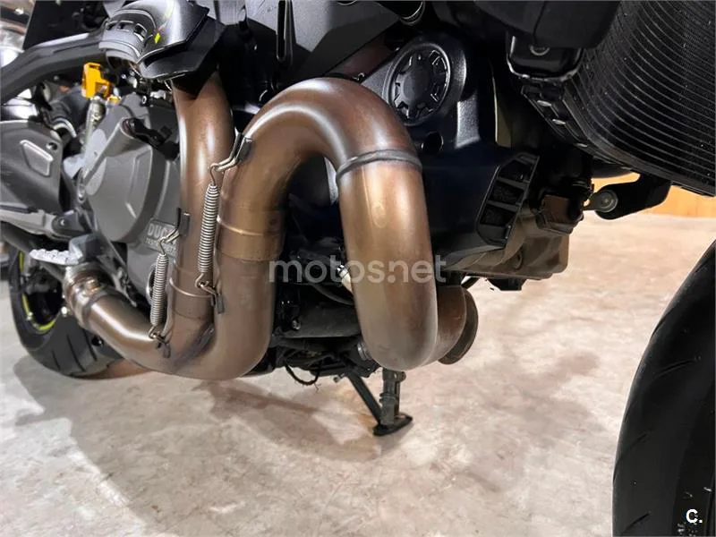 Ducati Monster 821 – Vista 23