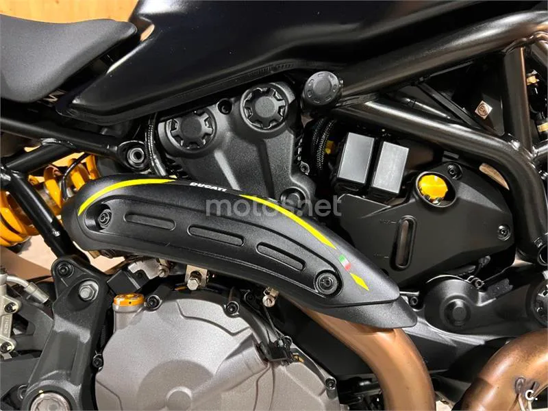 Ducati Monster 821 – Vista 31