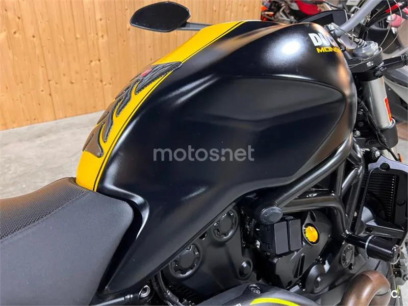 Ducati Monster 821 – Vista 32