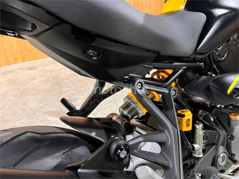 Ducati Monster 821 – Vista 36