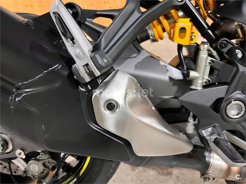 Ducati Monster 821 – Vista 37