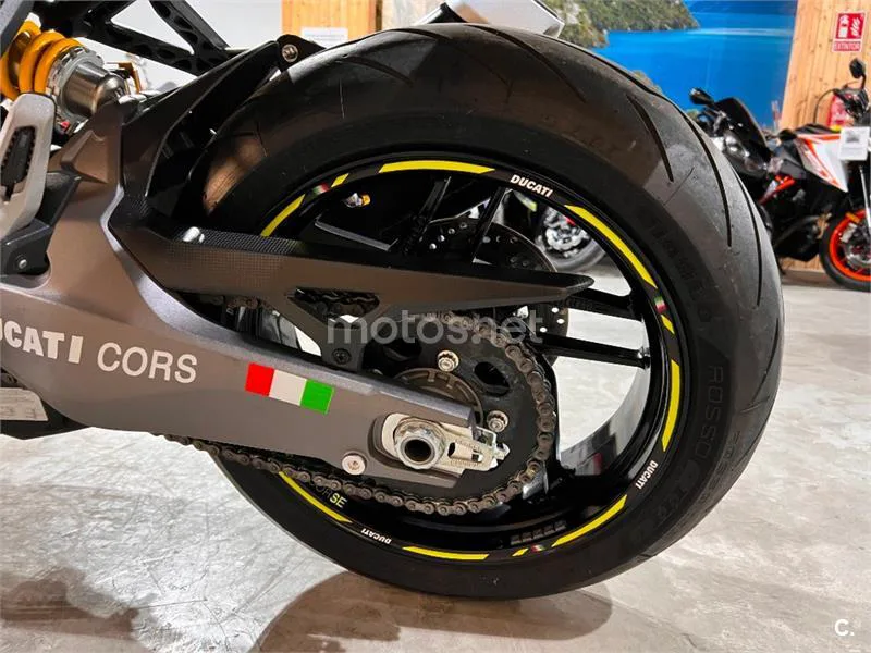 Ducati Monster 821 – Vista 45