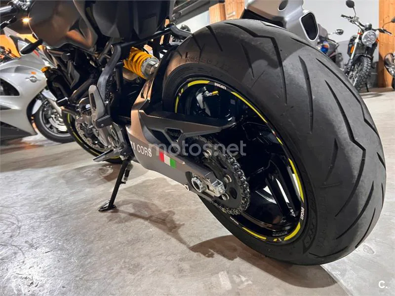 Ducati Monster 821 – Vista 46