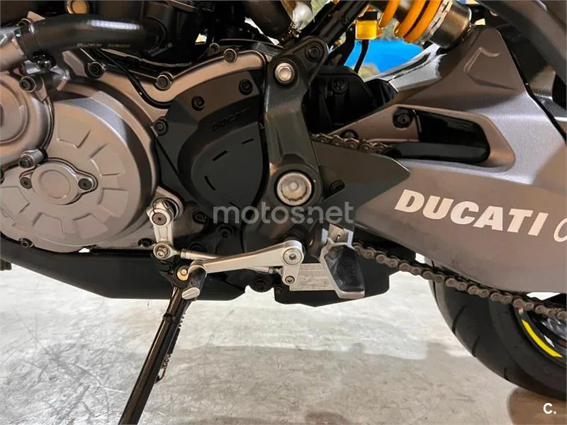Ducati Monster 821 – Vista 50