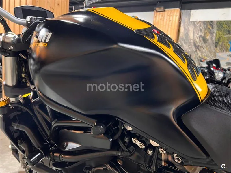 Ducati Monster 821 – Vista 53