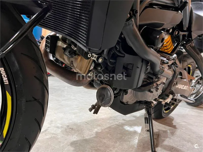 Ducati Monster 821 – Vista 57