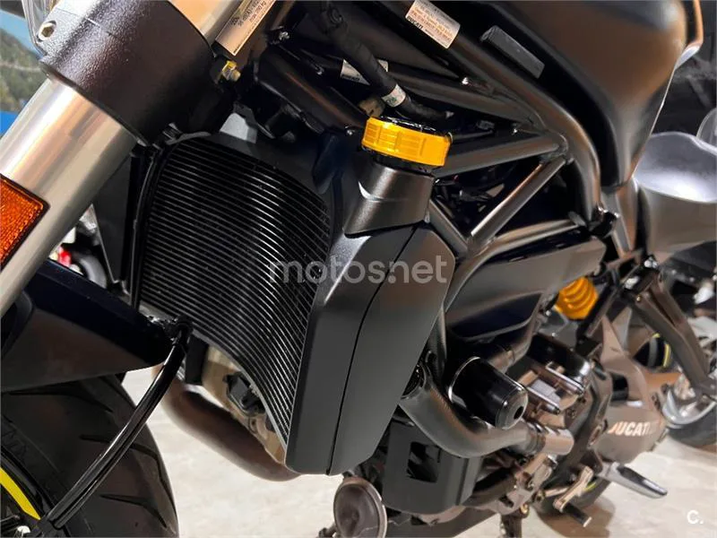 Ducati Monster 821 – Vista 58