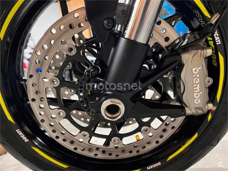 Ducati Monster 821 – Vista 64