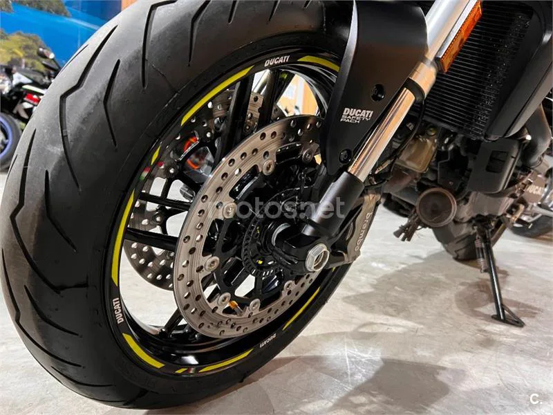 Ducati Monster 821 – Vista 65