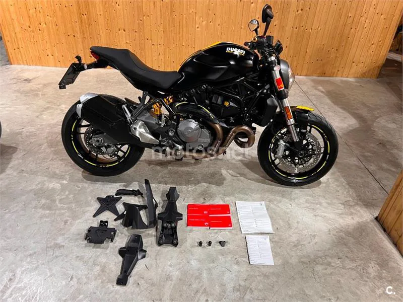 Ducati Monster 821 – Vista 66
