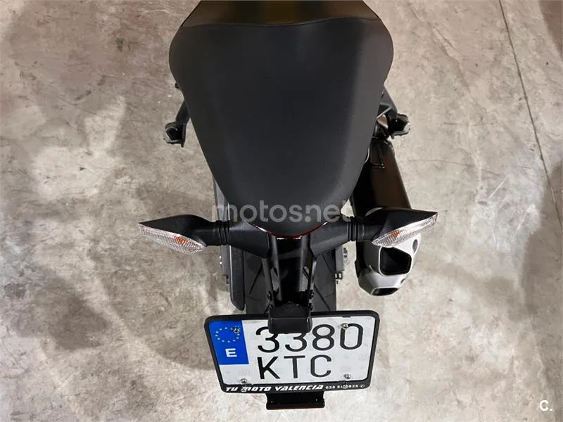 Ducati Monster 821 – Vista 76