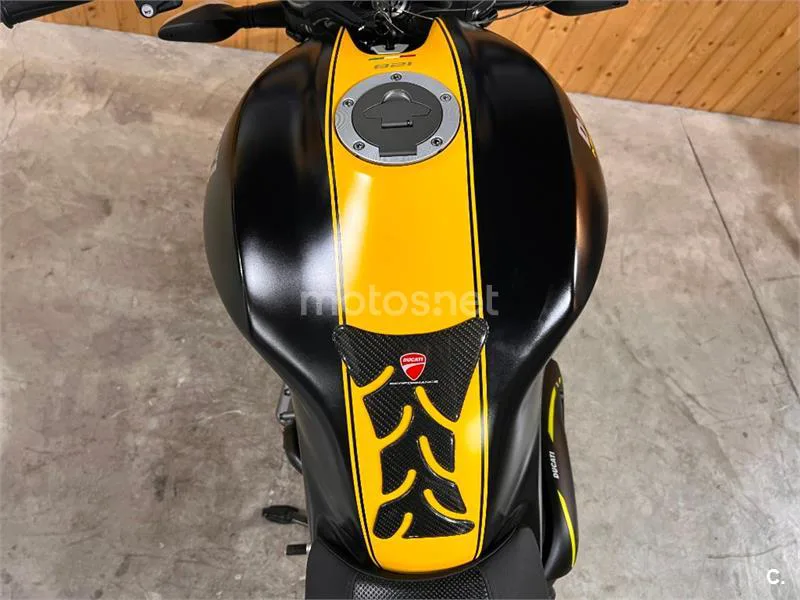 Ducati Monster 821 – Vista 78