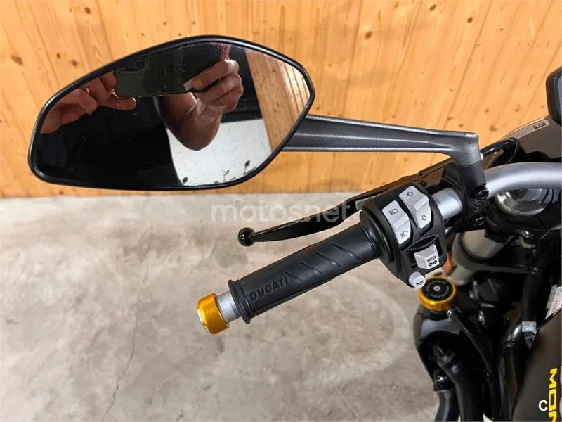 Ducati Monster 821 – Vista 79