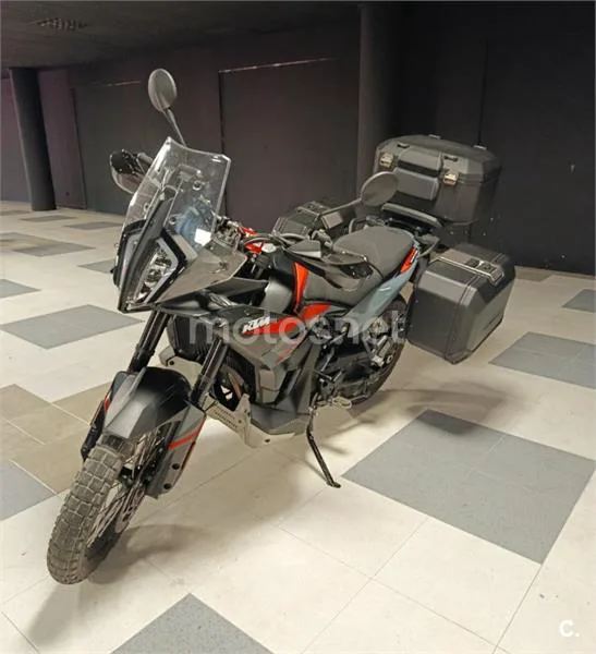 KTM 890 – Vista 4