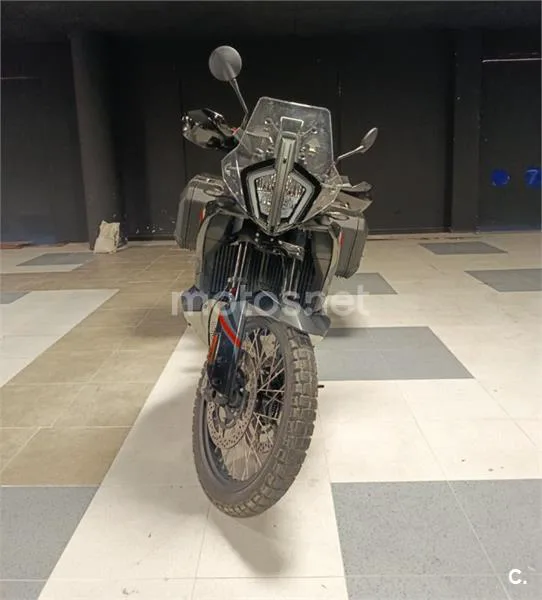KTM 890 – Vista 5