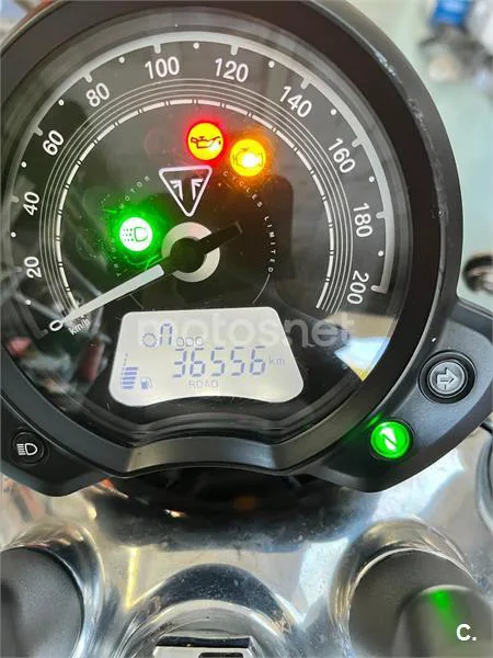 Triumph Bonneville Speedmaster – Vista 5
