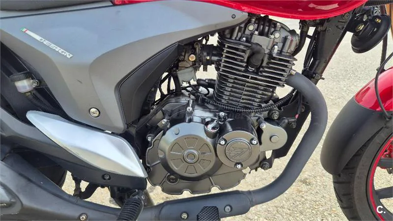 Keeway RKV 125 – Vista 4