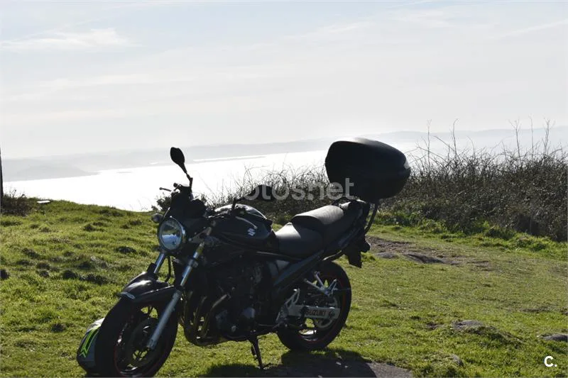 Suzuki GSF Bandit 650 – Vista 2