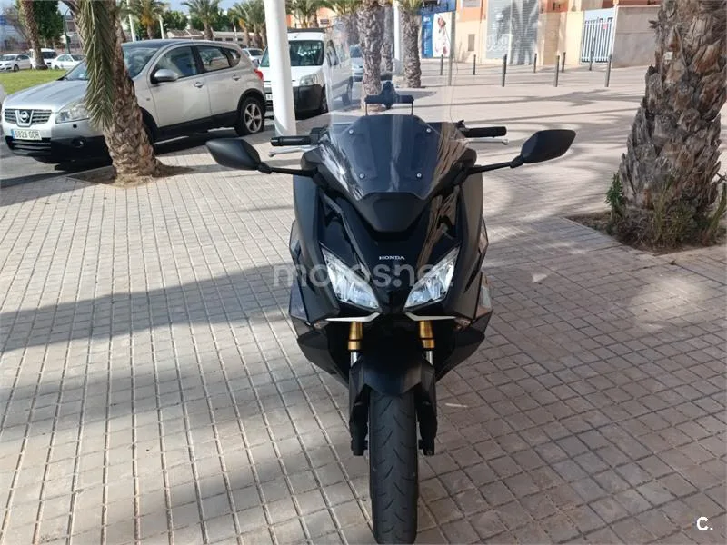 Honda Forza 750 – Vista 8