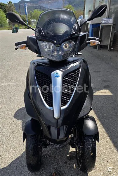 Piaggio MP3 LT 300 – Vista 3