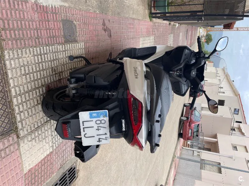 Kymco Grand Dink 300 – Vista 4