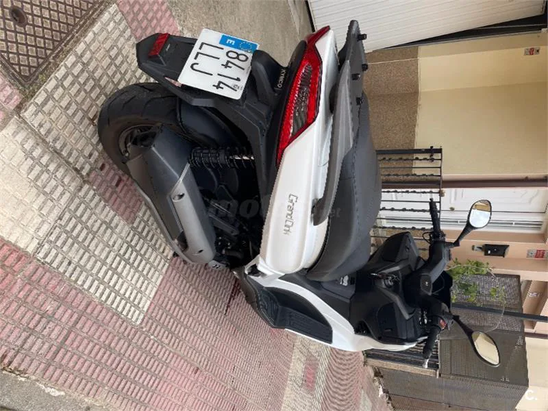 Kymco Grand Dink 300 – Vista 5