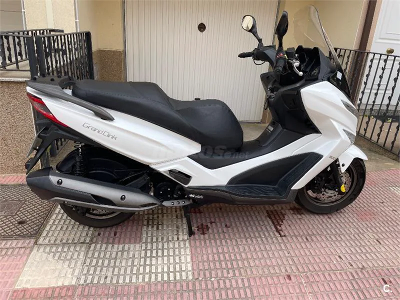 Kymco Grand Dink 300 – Vista 6