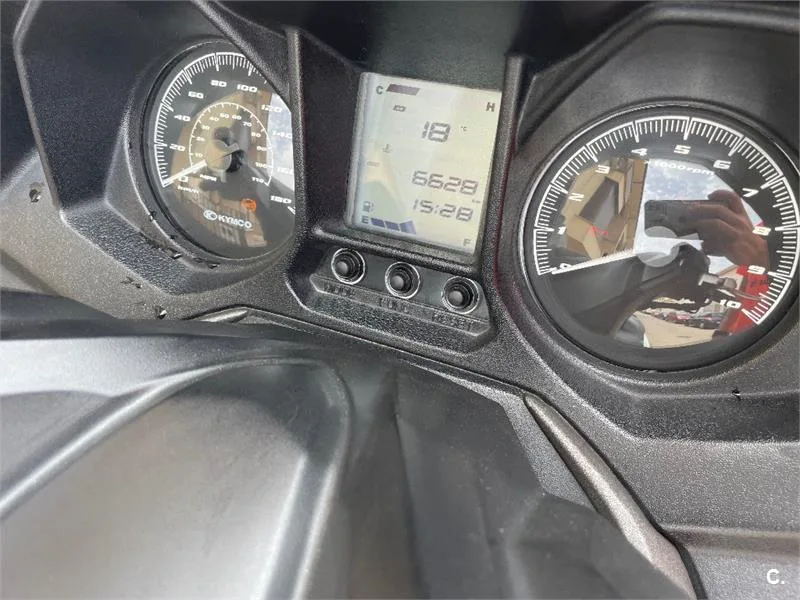 Kymco Grand Dink 300 – Vista 7