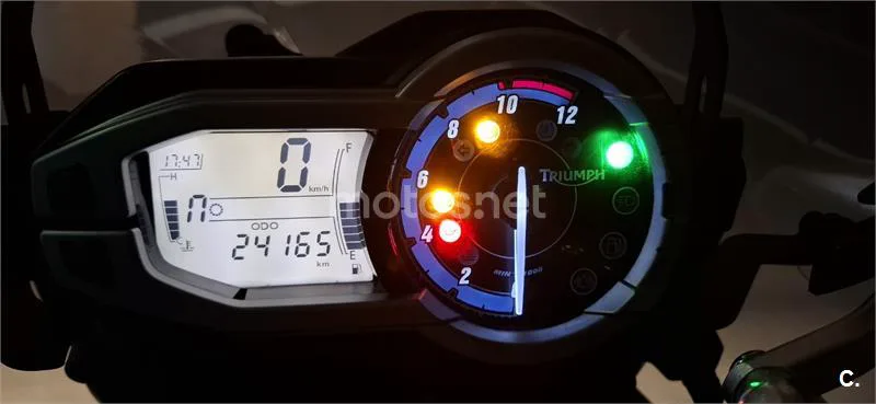 Triumph Tiger 800 – Vista 7