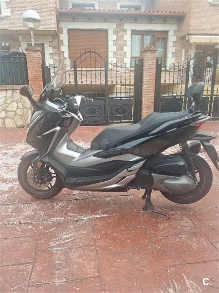 Honda Forza – Vista 3