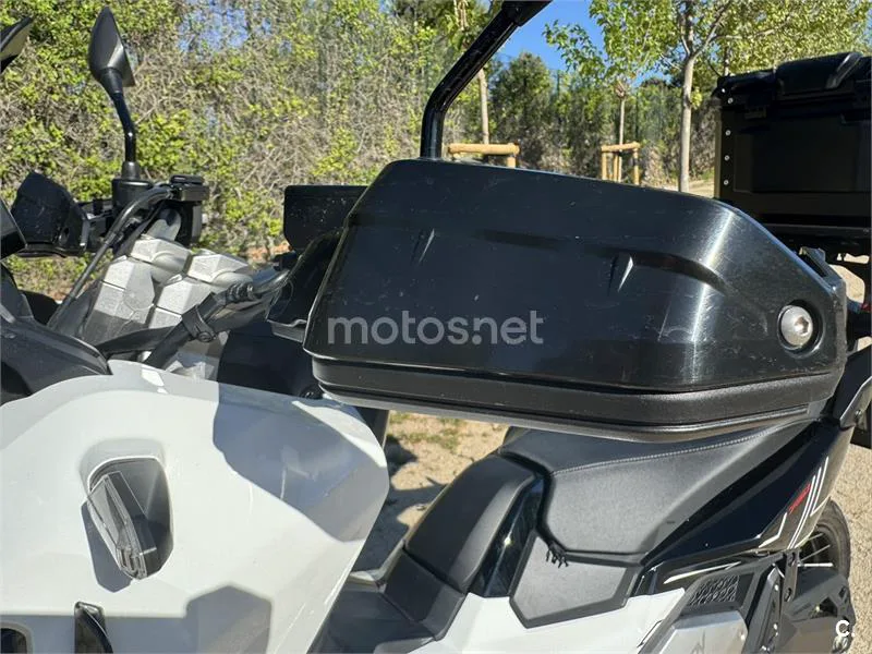 Honda X-ADV – Vista 11