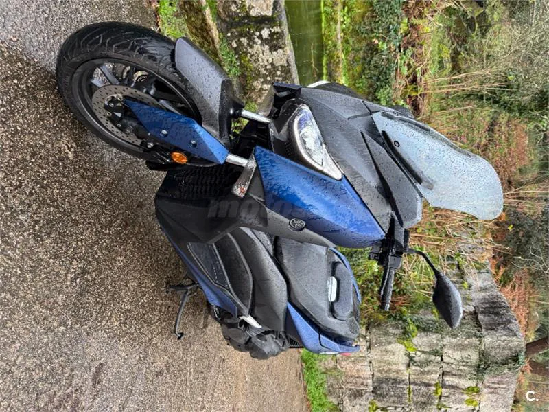 Yamaha XMAX 400 – Vista 4