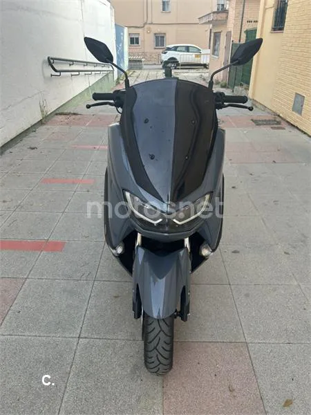 Yamaha NMAX – Vista 4