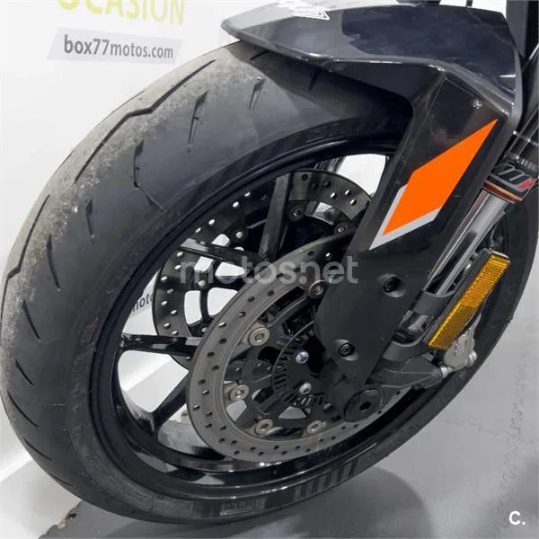 KTM 790 – Vista 16