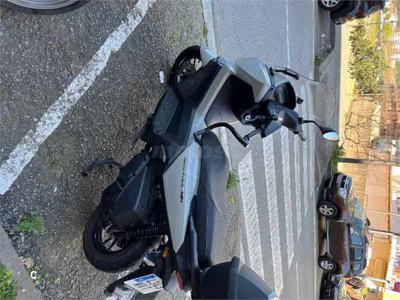 Kymco Sky Town 125 – Vista 2