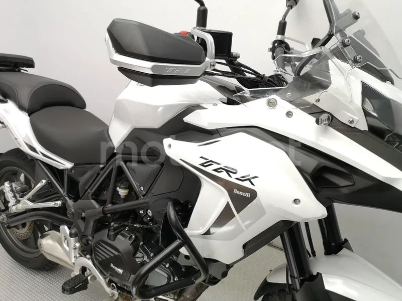 Benelli TRK 502 – Vista 11