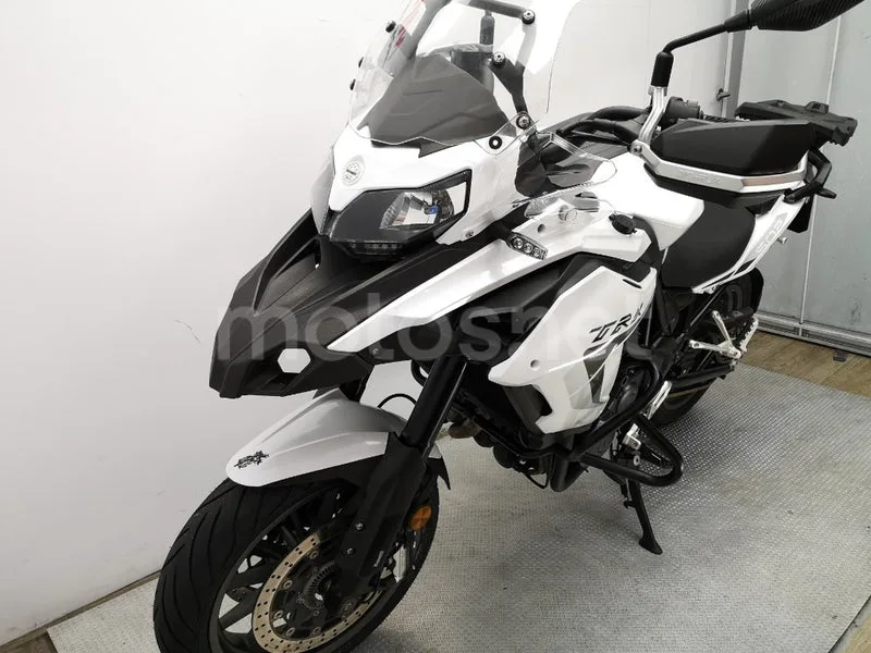 Benelli TRK 502 – Vista 15