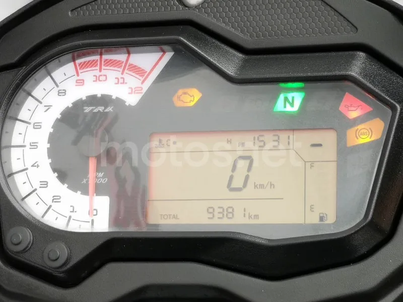 Benelli TRK 502 – Vista 6