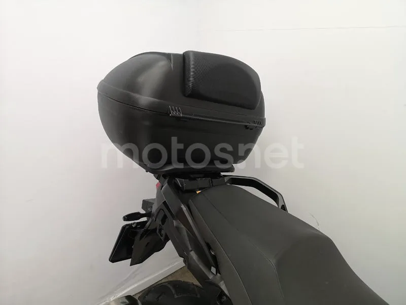 Suzuki V-Strom 650 XT – Vista 12