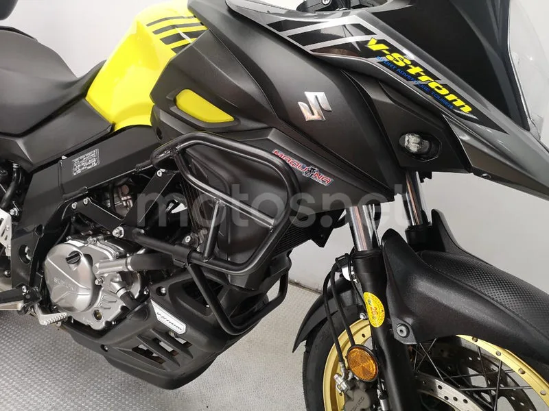 Suzuki V-Strom 650 XT – Vista 13
