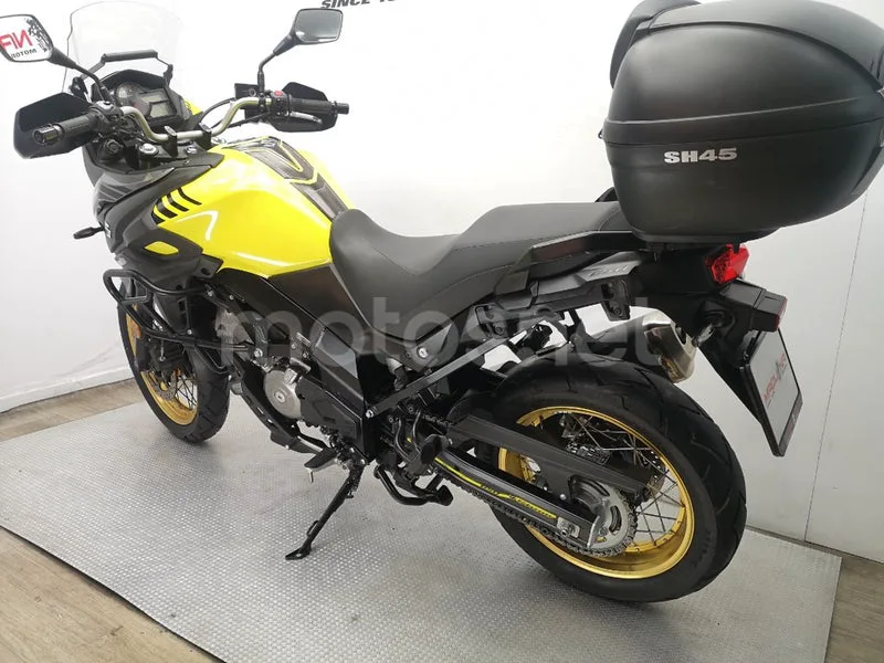 Suzuki V-Strom 650 XT – Vista 17
