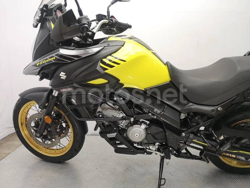 Suzuki V-Strom 650 XT – Vista 19