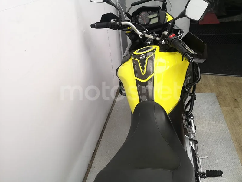 Suzuki V-Strom 650 XT – Vista 7