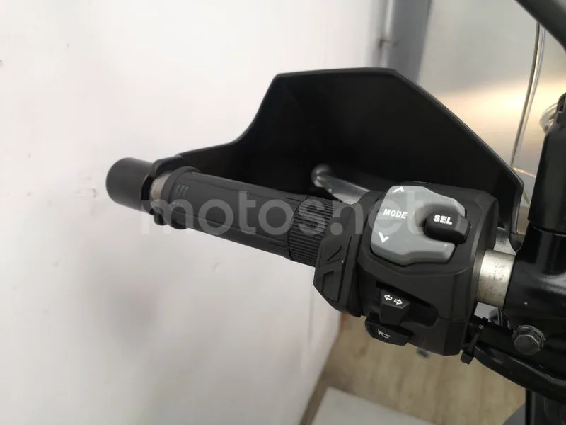 Suzuki V-Strom 650 XT – Vista 9