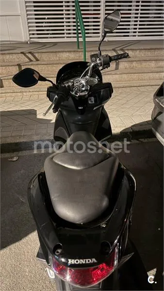 Honda PCX 125 – Vista 2