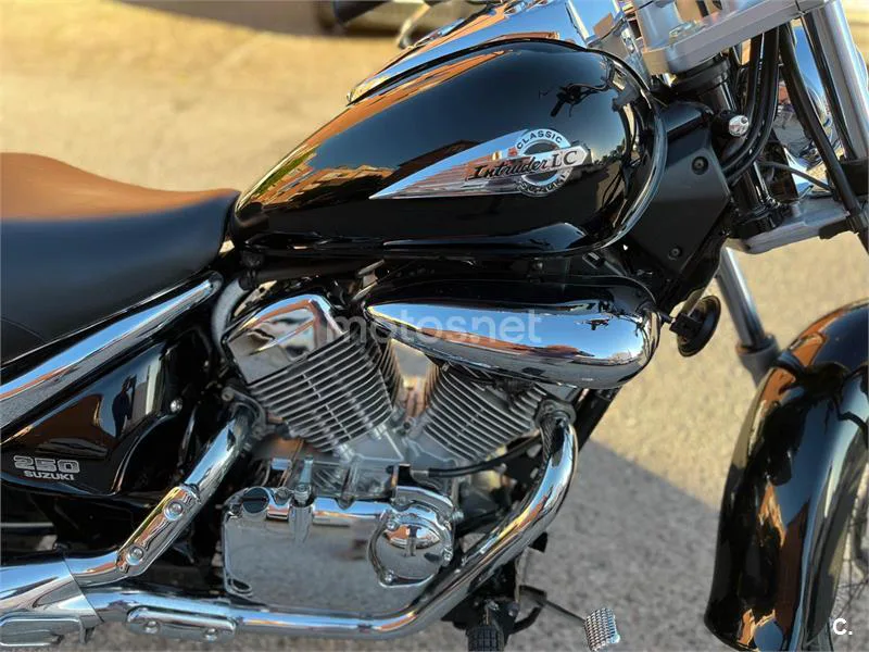 Suzuki Intruder 250 LC – Vista 7