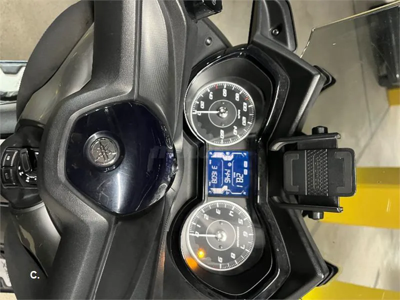 Yamaha XMAX 300 – Vista 4