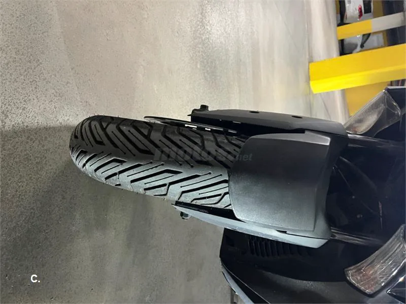 Yamaha XMAX 300 – Vista 9