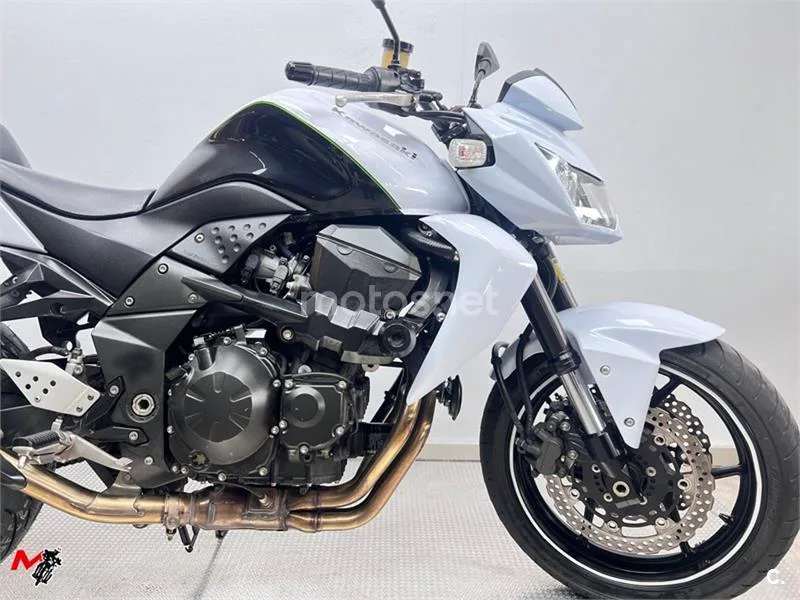Kawasaki Z750 – Vista 3