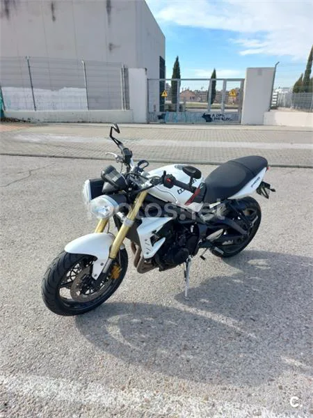 Triumph Street Triple – Vista 5